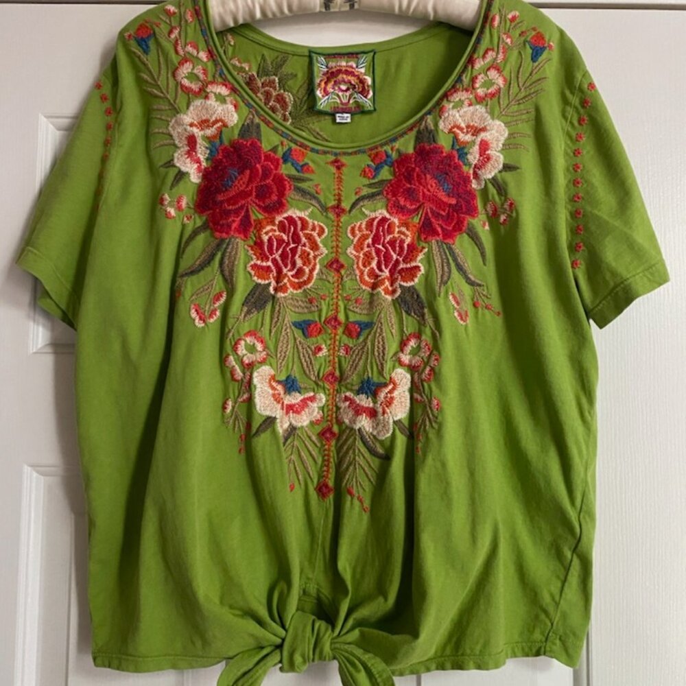 Johnny Was Burke Knot Tie Flower Embroidered Cotton T-Shirt Size L 100% Cotton